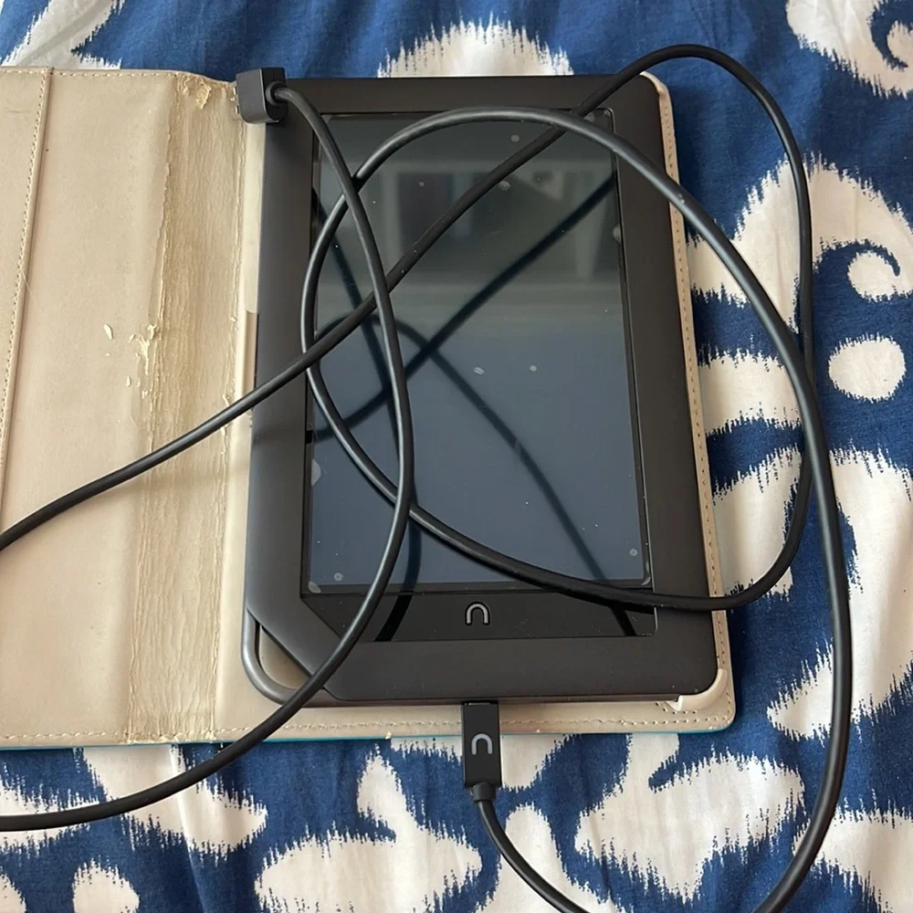 Original Nook Color tablet + charging cable
